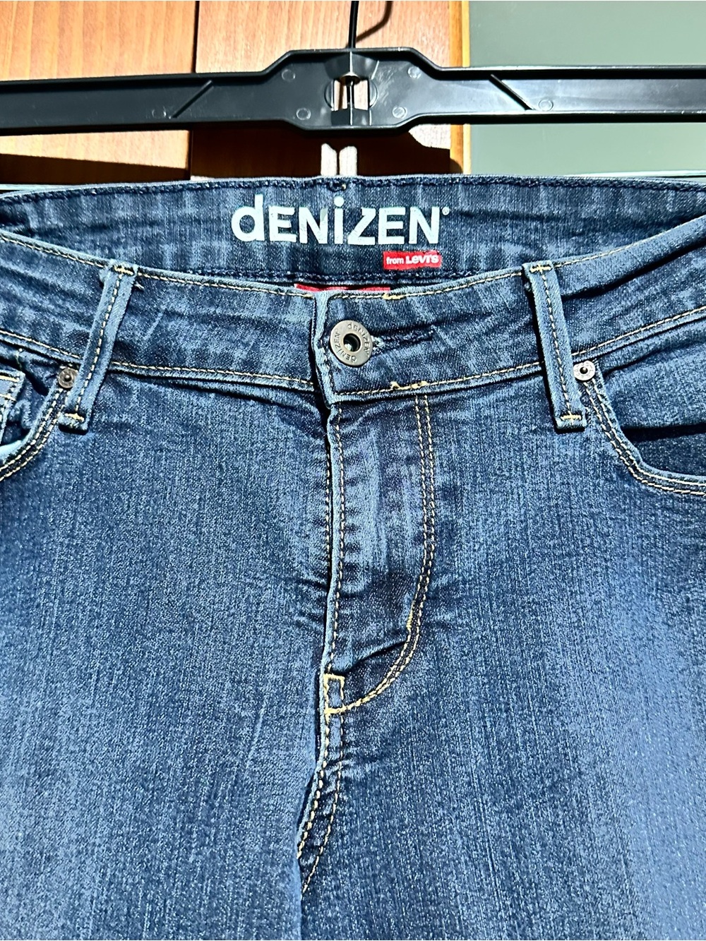 Denizen from Levi's Women's Dark Blue modern Skinny Jeans - Picture 2 of 6